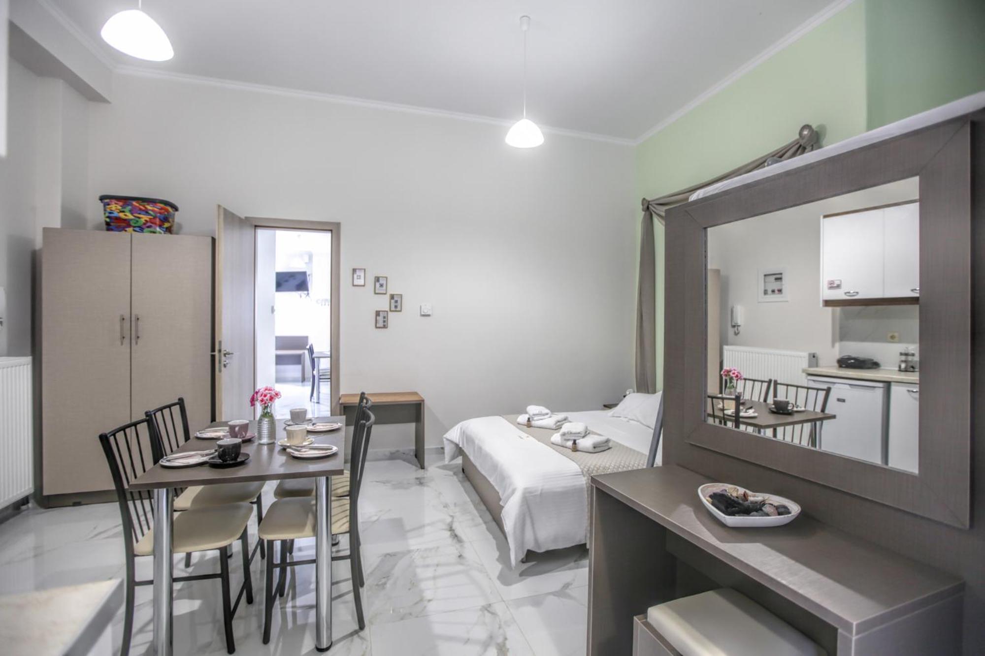 Del Sol #1 Meteora Luxurious Family Suites Καλαμπάκα Εξωτερικό φωτογραφία