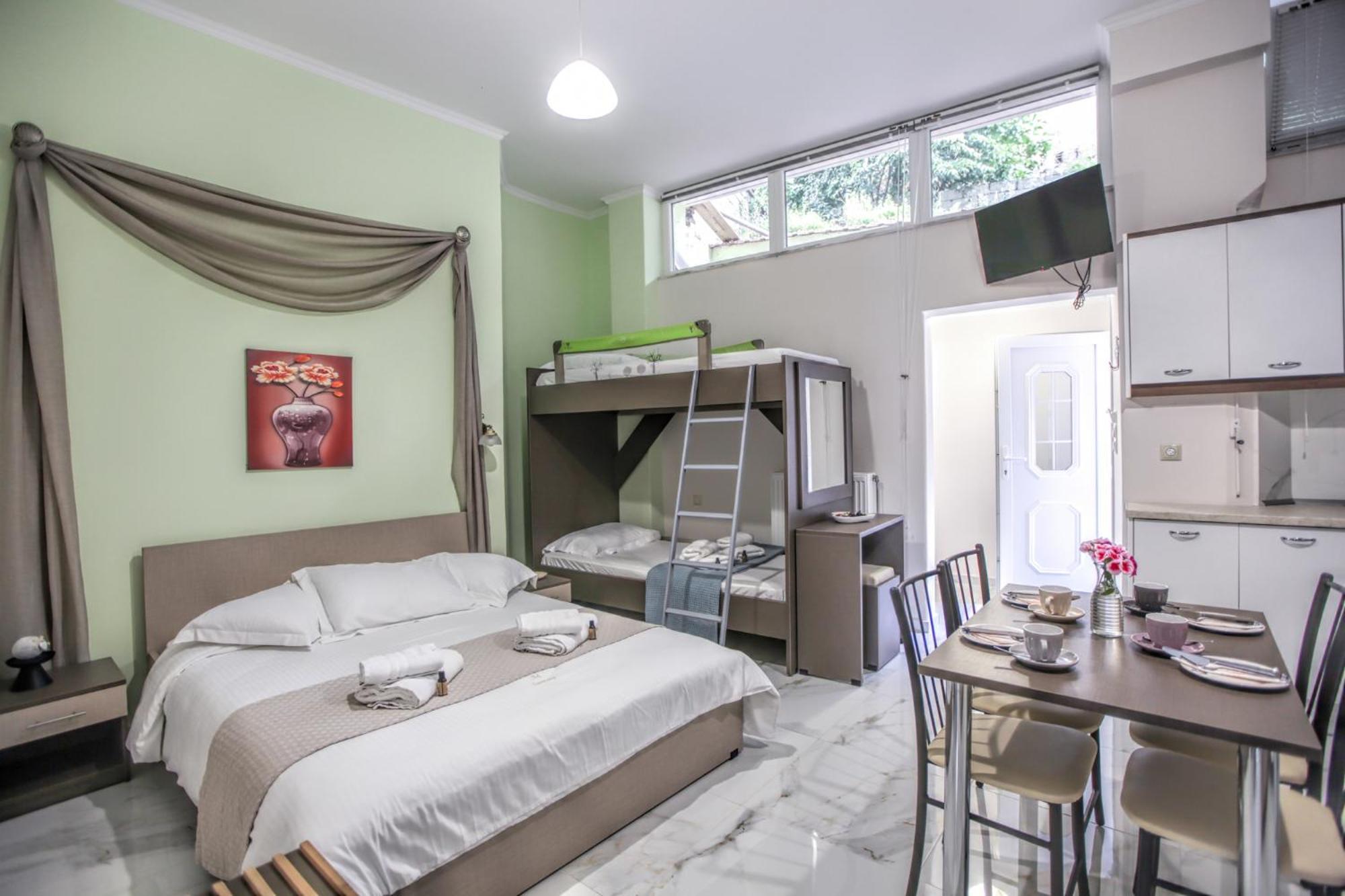 Del Sol #1 Meteora Luxurious Family Suites Καλαμπάκα Εξωτερικό φωτογραφία