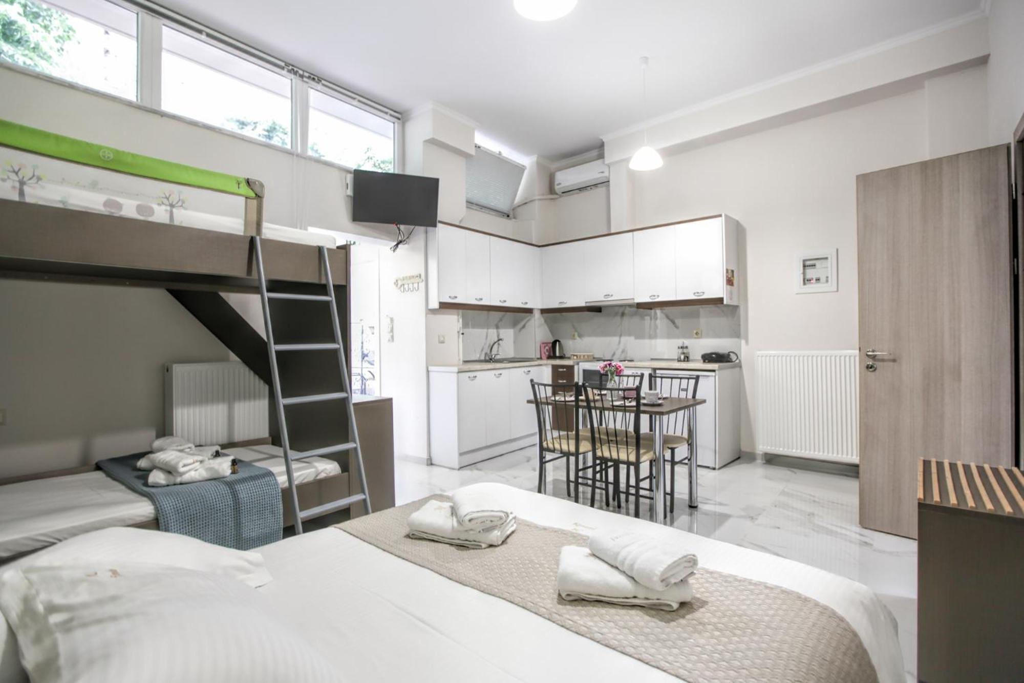 Del Sol #1 Meteora Luxurious Family Suites Καλαμπάκα Εξωτερικό φωτογραφία