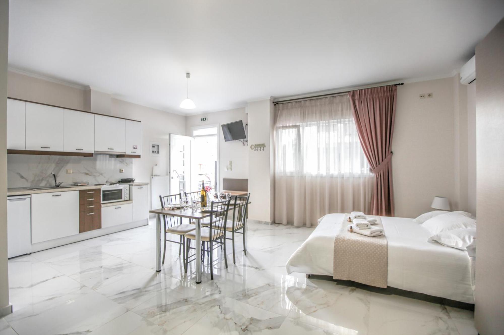 Del Sol #1 Meteora Luxurious Family Suites Καλαμπάκα Εξωτερικό φωτογραφία